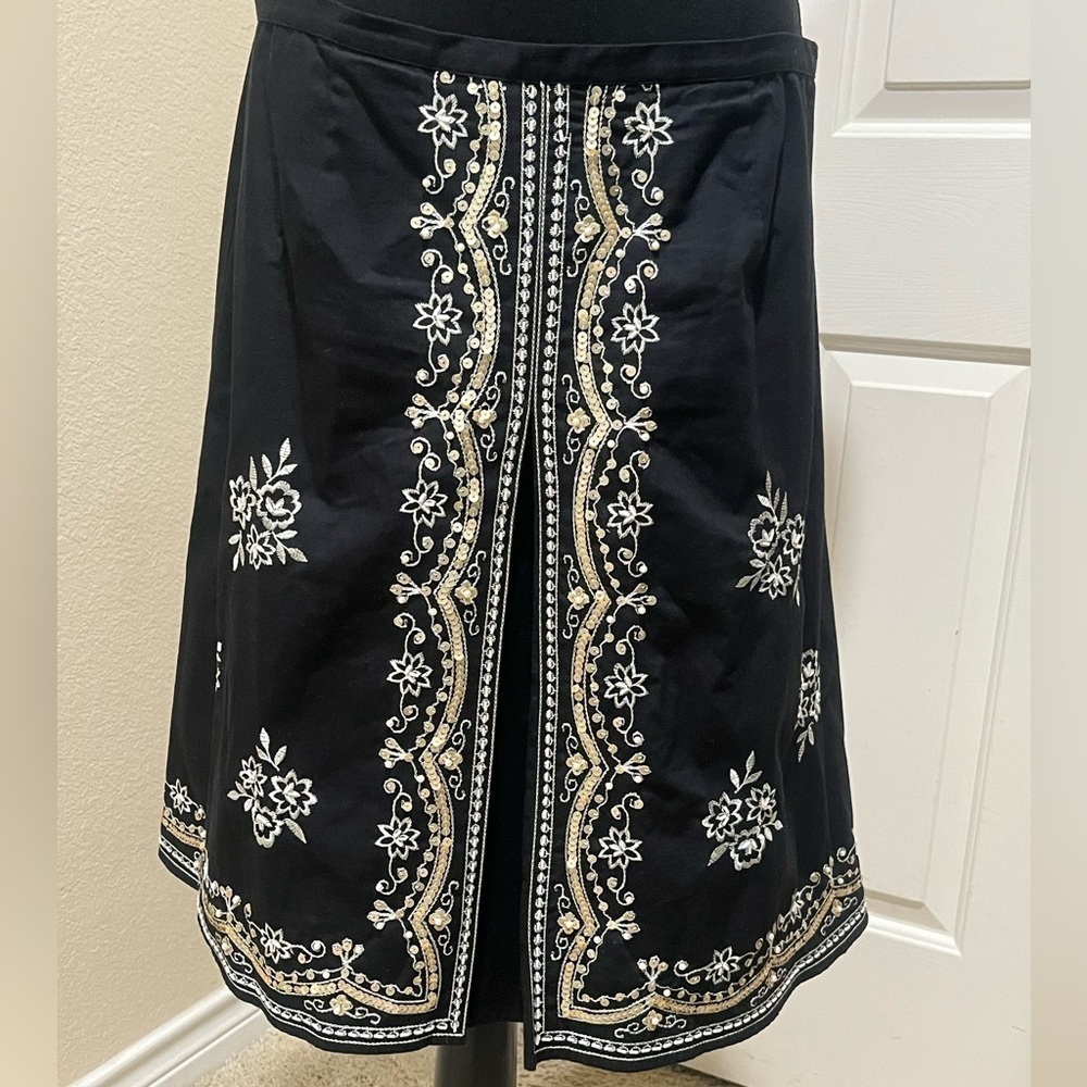 New York & Company Black Cotton embroidered, BEADED SKIRT WOMEN SIZE 12.